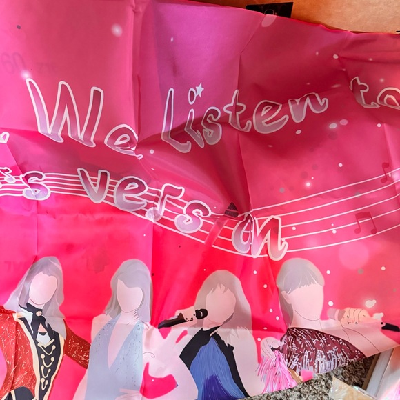 *NWT* “in this house we listen to Taylor’s Version” tapestry - Picture 3 of 3